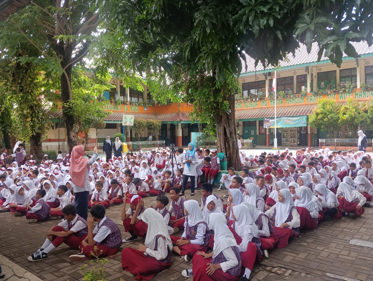 Roadshow Workshop Membaca Di SDN Jatinegara 15